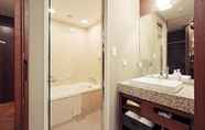 Toilet Kamar 7 The Royal Park Hotel Kyoto Shijo