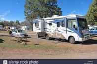 Layanan Hotel Trailer Village RV Park