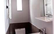 In-room Bathroom 5 Mas Sant Marc