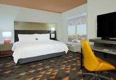 Bedroom 6 Holiday Inn Hattiesburg - North, an IHG Hotel