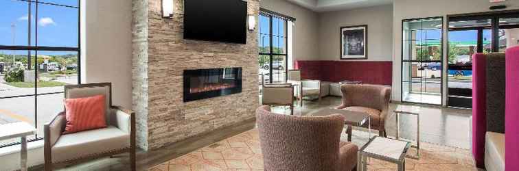 Lobby Comfort Suites Columbia