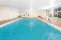Swimming Pool Quality Inn West Yarmouth