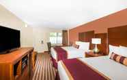Bedroom 5 Quality Inn West Yarmouth