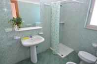 In-room Bathroom Residence Mare blu