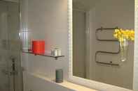 Toilet Kamar DOWNTOWN FLATS