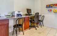 Functional Hall 5 Quality Inn & Suites Creedmoor