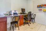 Functional Hall Quality Inn & Suites Creedmoor