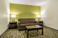 Ruang Umum Quality Inn & Suites Creedmoor