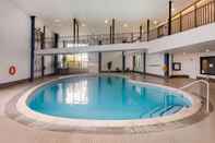 Hồ bơi Quality Inn & Conference Centre Orillia