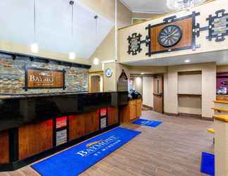 Lobby 2 Baymont Inn and Suites by Wyndham Mukwonago