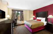 ห้องนอน 7 Baymont Inn and Suites by Wyndham Mukwonago