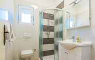 In-room Bathroom 3 Apartments Blanka