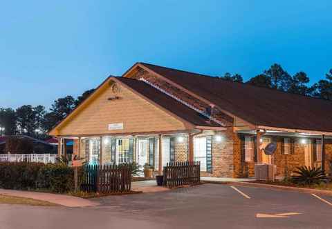 Exterior Travelodge by Wyndham Santee