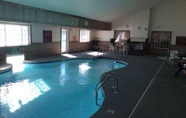 Swimming Pool 4 Travelodge by Wyndham Williamsburg North