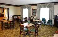 Restaurant 3 Wingate by Wyndham Youngstown