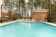 สระว่ายน้ำ Hampton Inn & Suites Johns Creek