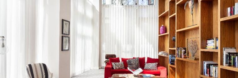 Lobi Lincoln Plaza Two-Bedroom Apartments