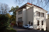 Exterior Hotel Jana / Pension Domov Mladeze