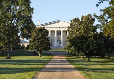 Exterior Berry Hill Resort and Conference Center