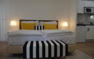 Bilik Tidur 4 Studios Funchal by Petit Hotels