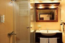 客房浴室 Ustun Otel Alsancak
