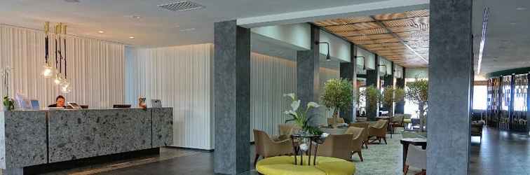 Lobi Splendido Bay Luxury Spa Resort Hotel