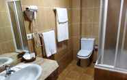 In-room Bathroom 3 Avion Vigo By Bossh Hotels