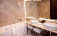 In-room Bathroom 6 Radisson Hotel Sfax