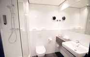 In-room Bathroom 4 Best Western Plus Plaza Almere