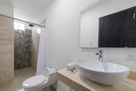 Toilet Kamar Hotel G Cartagena