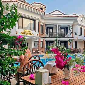 โรงแรมบูติค นิช คาเรีย 1, โรงแรม & ที่พัก Karya Villa