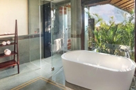 In-room Bathroom Niraamaya Retreats Backwaters and Beyond Kumarakom