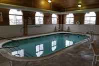 Swimming Pool Country Inn & Suites by Radisson Auburn IN
