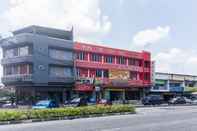 Bangunan Lux Hotel