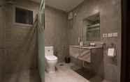 Toilet Kamar 7 Lahoya Hotel Suites
