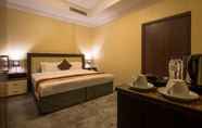 Kamar Tidur 4 Lahoya Hotel Suites