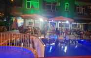 Kolam Renang 7 Semt Luna Beach Hotel