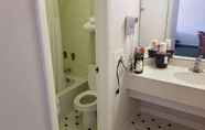 In-room Bathroom 2 CLARION INN Atlantic City
