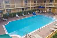 Swimming Pool CLARION INN Atlantic City