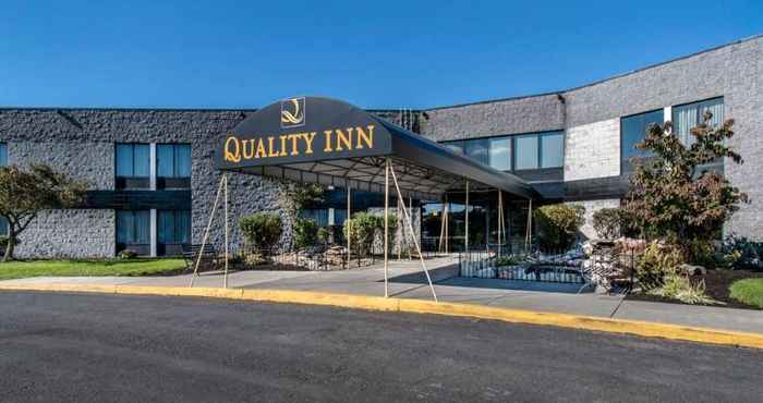 Exterior Quality Inn Carlisle PA