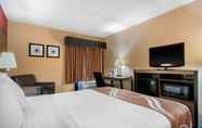 Bedroom 5 Quality Inn Carlisle PA