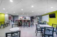 Bar, Cafe and Lounge Quality Inn Carlisle PA