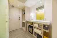 Toilet Kamar Yello Rooms