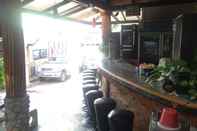 Bar, Kafe, dan Lounge Rin Beach Resort