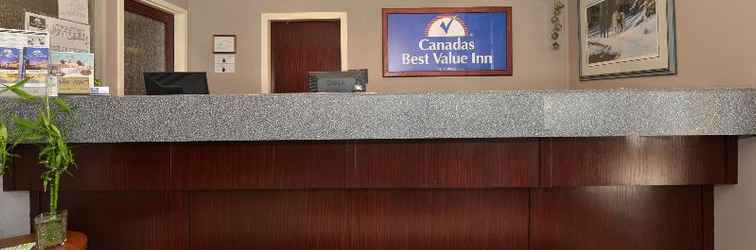 Lobi Canadas Best Value Inn Suites Princeton