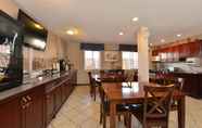Restoran 2 Canadas Best Value Inn Suites Princeton