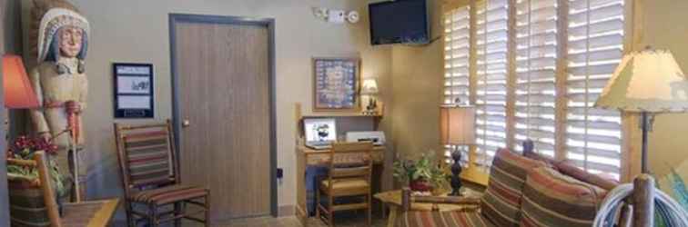 Lobby Americas Best Value Inn Covered Wagon Lusk