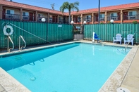 Swimming Pool Americas Best Value Inn Rialto