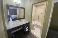 In-room Bathroom Americas Best Value Inn Wilson