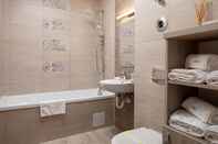 In-room Bathroom Brasov Holiday Apartments - AQUA